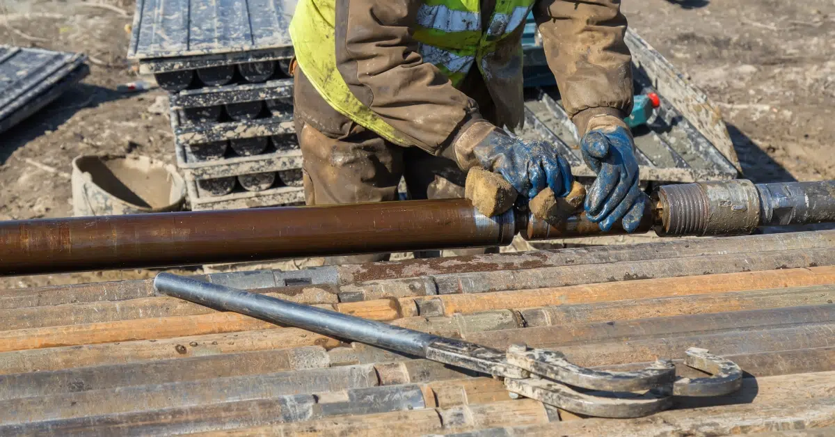 Support for drilling fluids and oilfield operations — Service Description 4