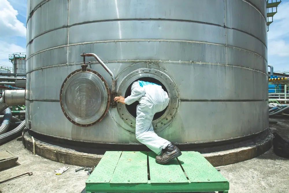 Industrial & oil tank cleaning — Service Description 3